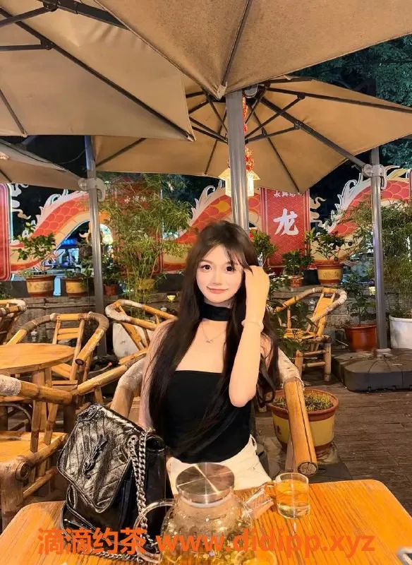 长沙楼凤-雨花区诺诺，170cm，18岁，C罩杯，价格实惠！