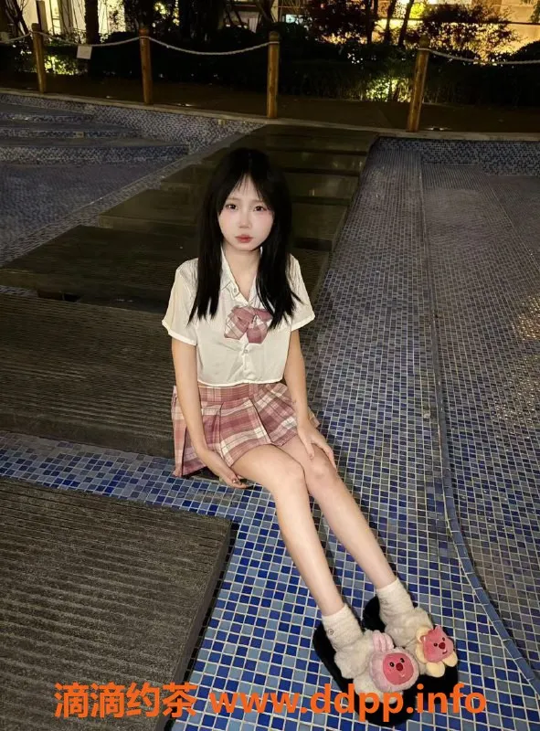 成都楼凤-成都草莓16岁娇小萝莉，600元享服务