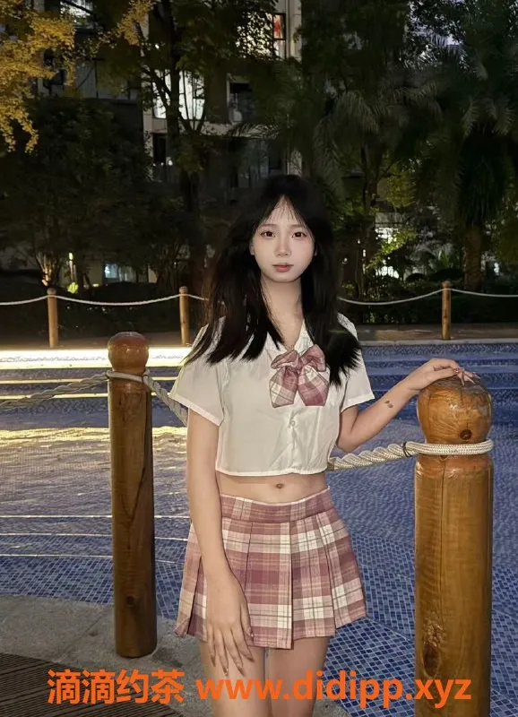 成都楼凤-成都草莓16岁娇小萝莉，600元享服务