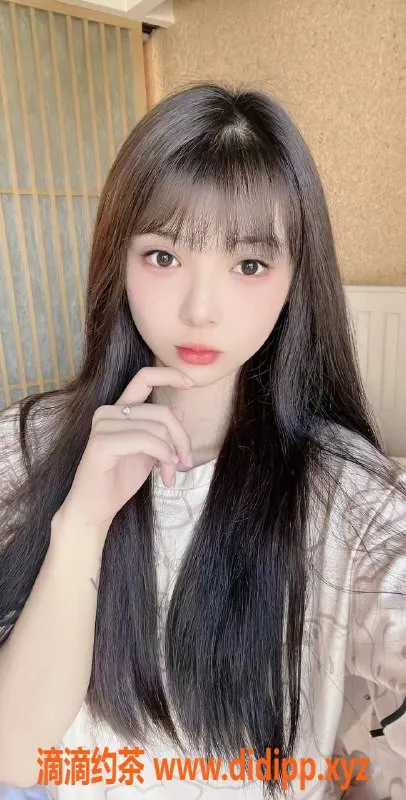 上海楼凤-普陀嫩妹小可，172cm 50KG 亲亲服务