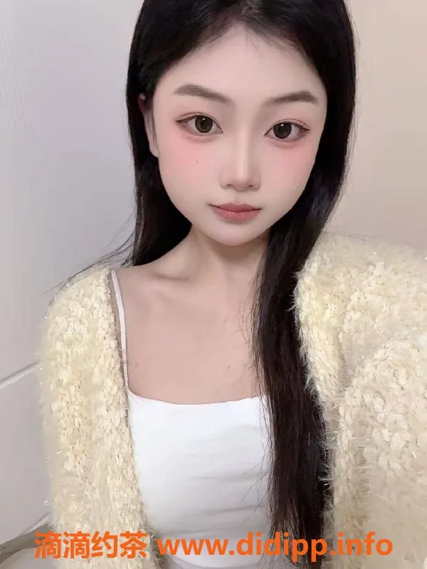 深圳楼凤资源信息,龙华嫩妹琪琪，千元可包夜，服务超赞！