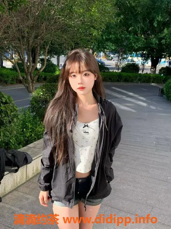 广州楼凤-天河嫩妹萱萱，700p服务超值体验