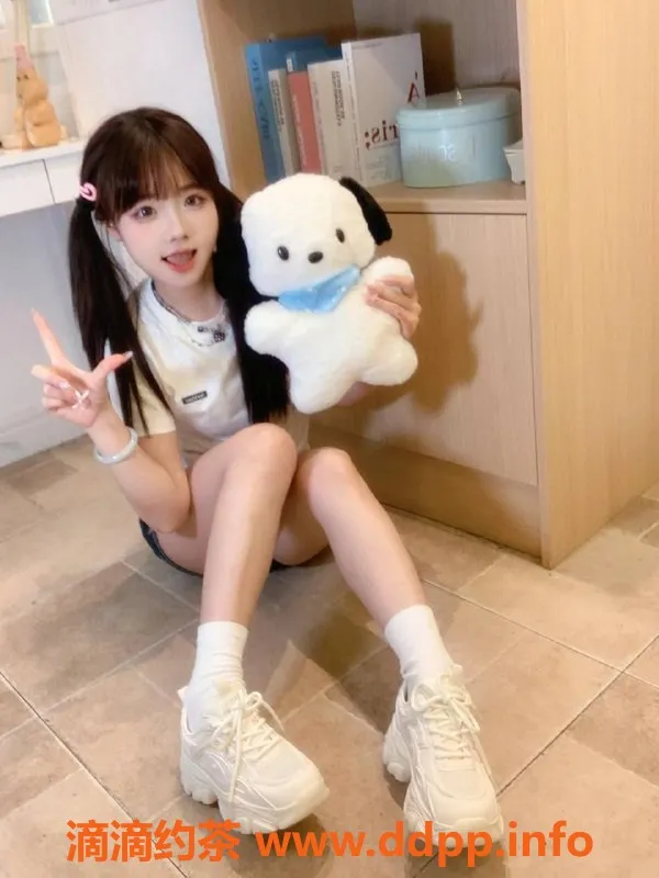 广州楼凤-天河嫩妹萱萱，700p服务超值体验