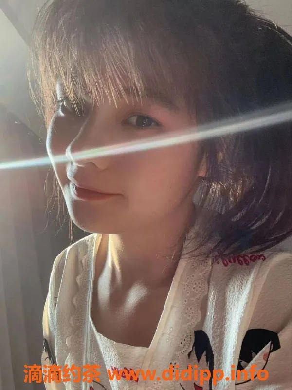 杭州楼凤-萧山区阳阳23岁，胸围36b，任你畅享激情服务！