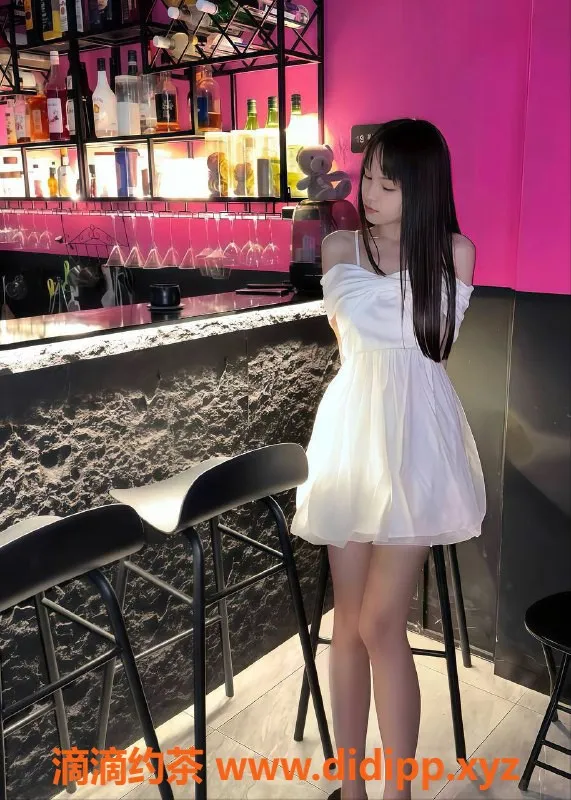 广州楼凤-黄埔小雯酱，700p嫩妹舌吻体验