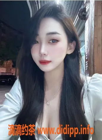 深圳楼凤-深圳罗湖兼职小云，160cm 22岁 500元一次