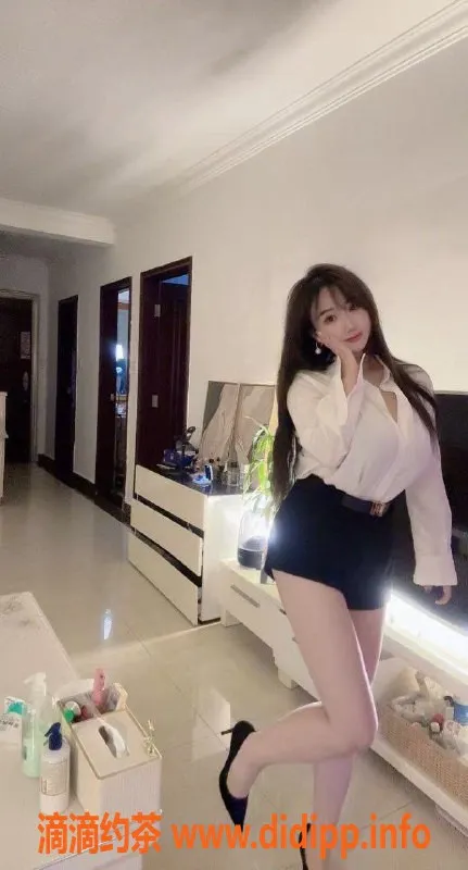 广州楼凤-天河嫩妹娄艺潇，1200p舌吻服务
