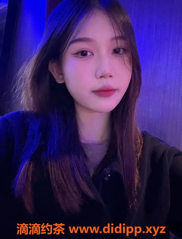 杭州楼凤-18岁白小酥，158cm小巧玲珑，1200元45分钟陪浴