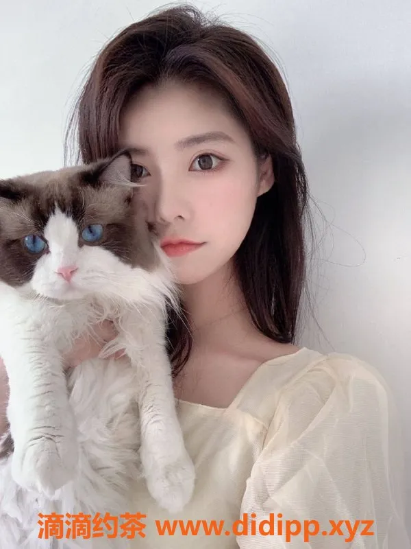 杭州楼凤-克拉拉：童颜巨乳，杭州优质陪玩1080元起