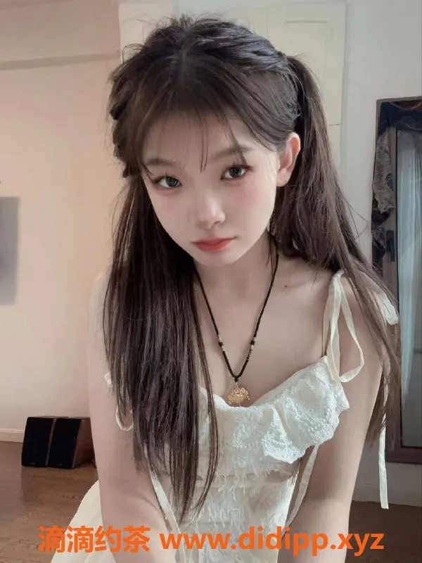 杭州楼凤-拱墅区萌酱，155小萝莉，1200陪浴