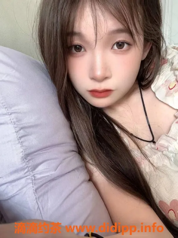 杭州楼凤-拱墅区萌酱，155小萝莉，1200陪浴