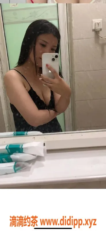 广州楼凤-白云娜姐，人妻风情，快来体验500的魅力！