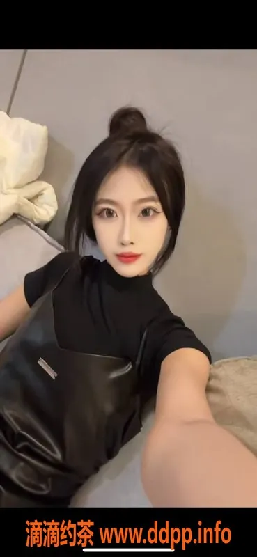 广州楼凤-天河嫩妹苏千雪，800p长腿诱惑等你来体验