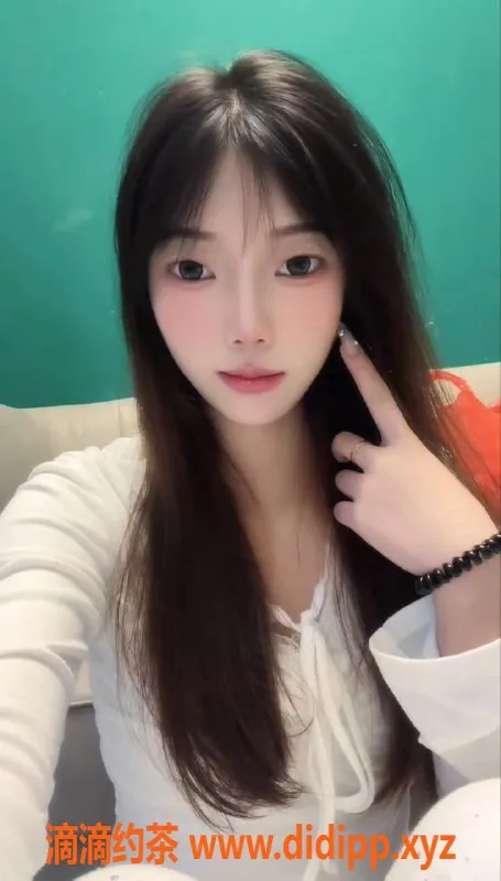 东莞楼凤-东城高挑嫩妹李常乐，颜值身材无可挑剔