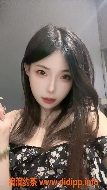 深圳楼凤-福田小甜心外出服务，激情体验仅需600元起