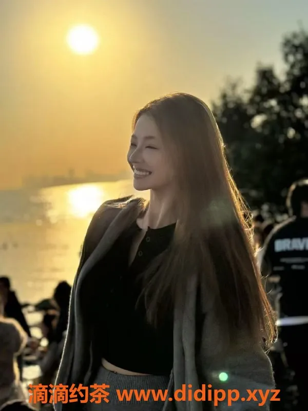 深圳楼凤-福田小彤，1900元超值体验，欢迎私聊！