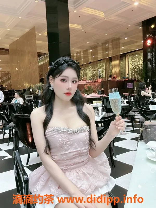 广州楼凤-天河御姐范竹溪，高颜值服务，包你满意！