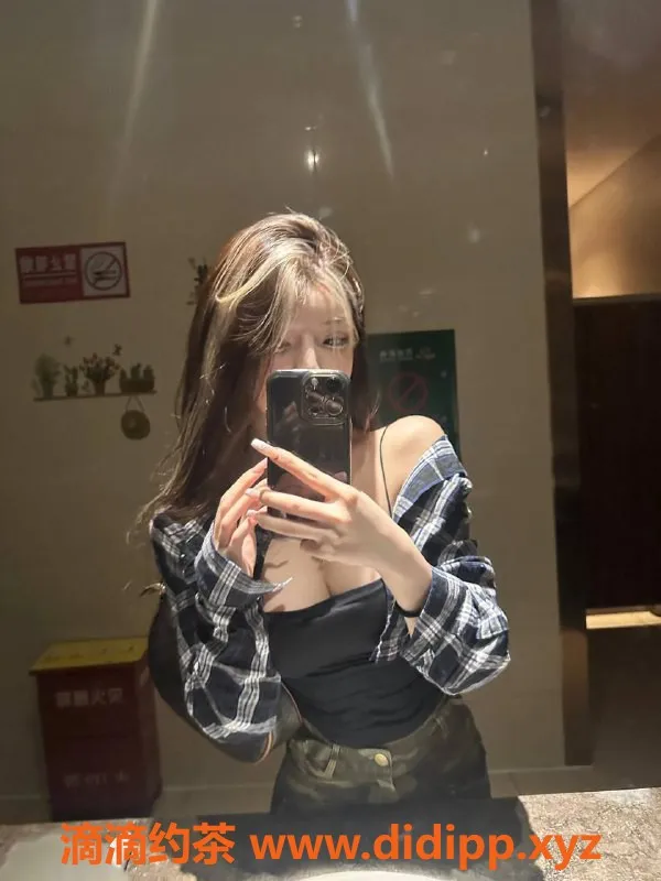 广州楼凤-天河小研妹妹，700元超值嫩妹等你来约