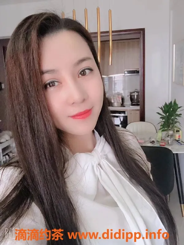 广州楼凤-天河思思，爆乳美女，900元超值体验