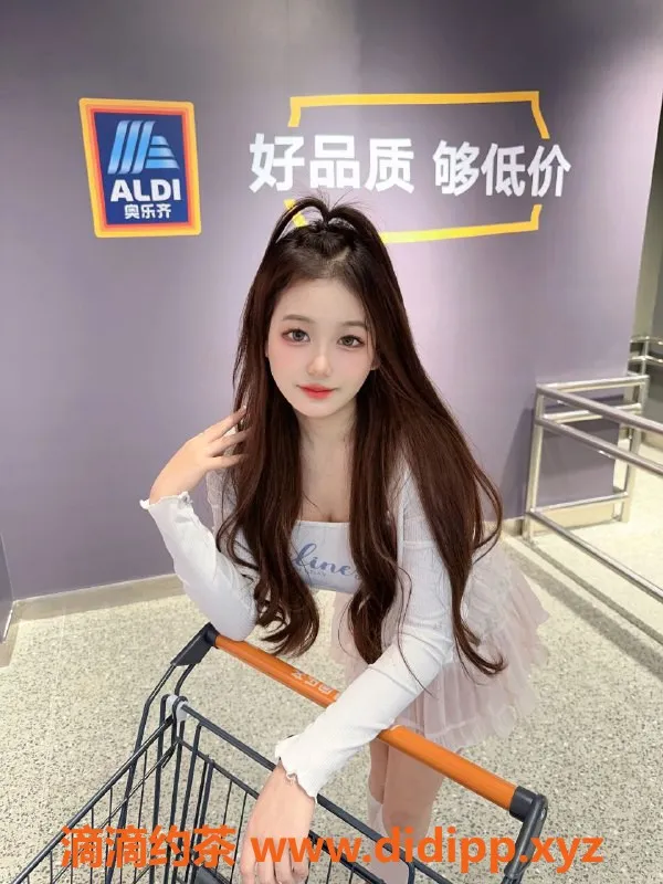 深圳楼凤-深圳龙华安安，18岁167f大胸嫩妹