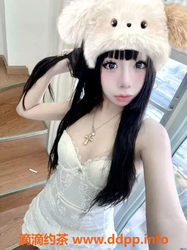 成都楼凤-成都花花，19岁嫩妹，身材匀称，体验超值