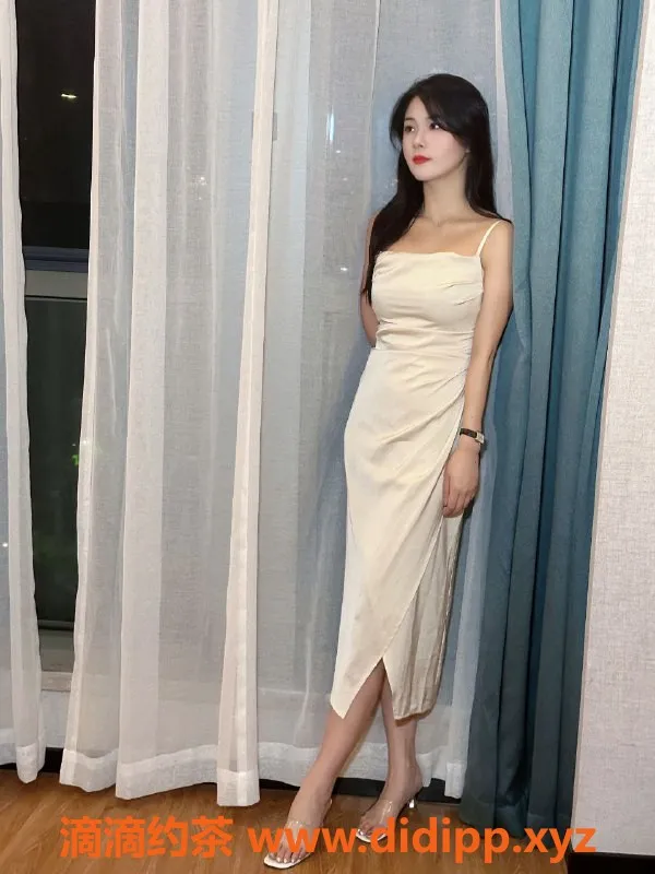 杭州楼凤-川妹浅夏，167cm/47kg/天然C，陪浴调情服务