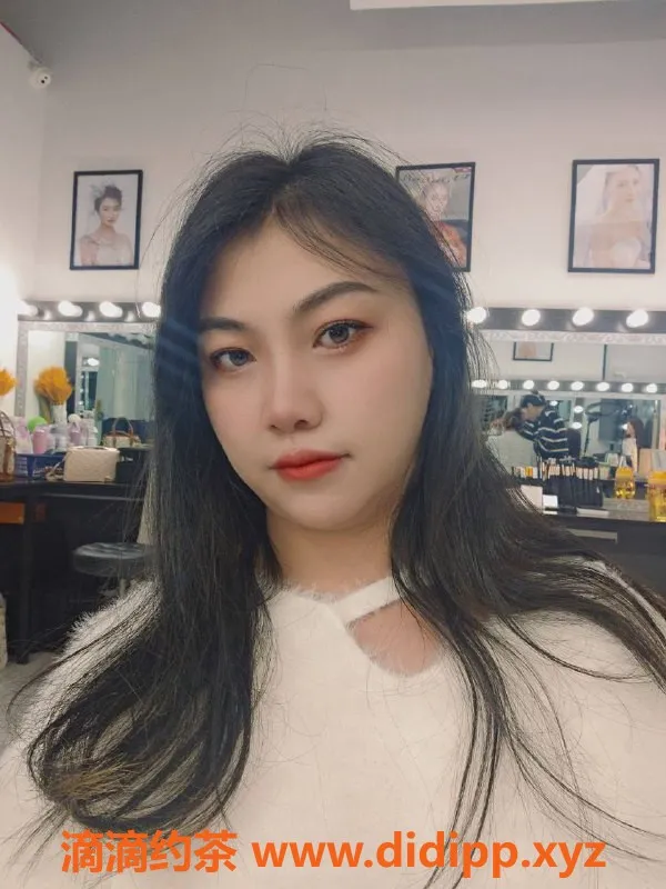 杭州楼凤-临平嘉嘉，巨乳嫩妹，3P月费服务等你体验