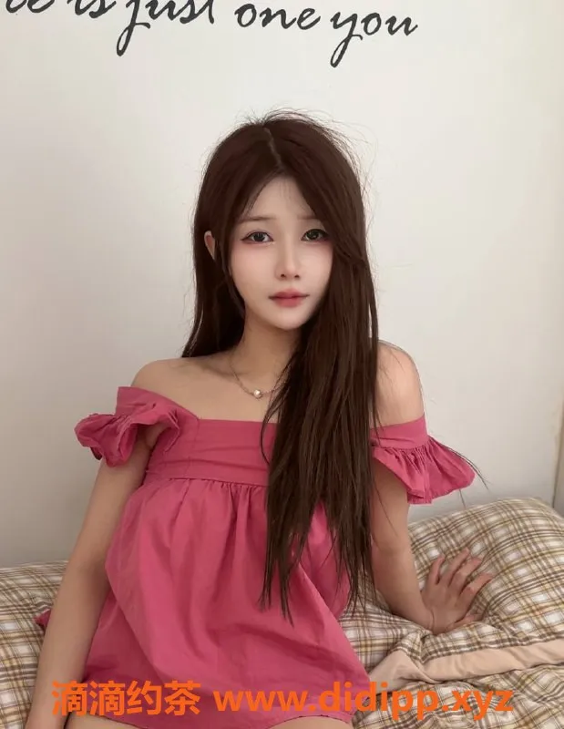 广州楼凤-天河嫩妹嘟嘟，爆乳气质，700元体验