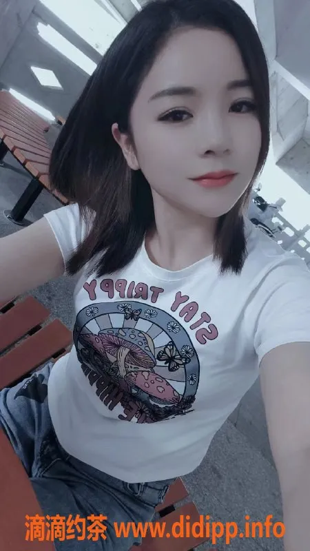 杭州楼凤-小龙女，160cm身材，50公斤C罩杯，8元起服务