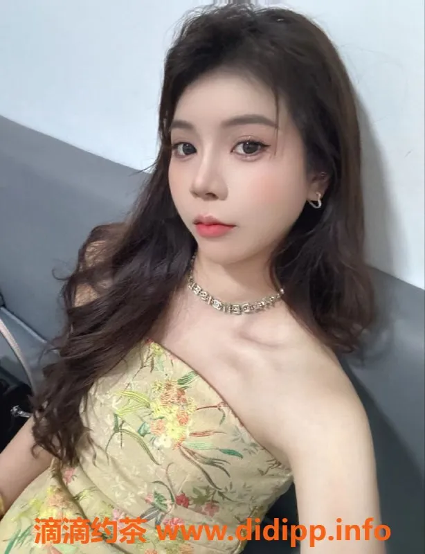 厦门楼凤-湖里琪琪：04年粉嫩妹，舌吻足交服务优惠