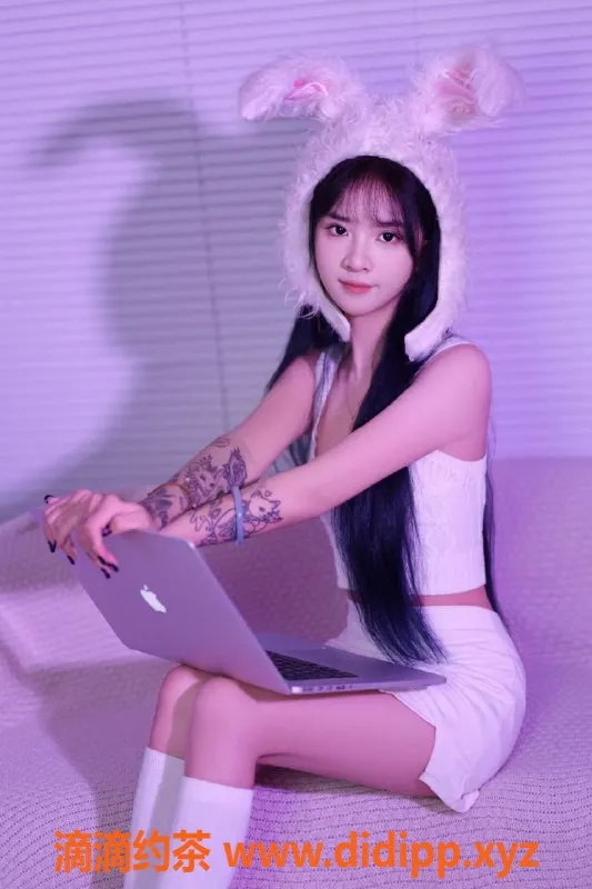 深圳楼凤-深圳宝安苏苏，19岁165cm，超赞嫩妹服务