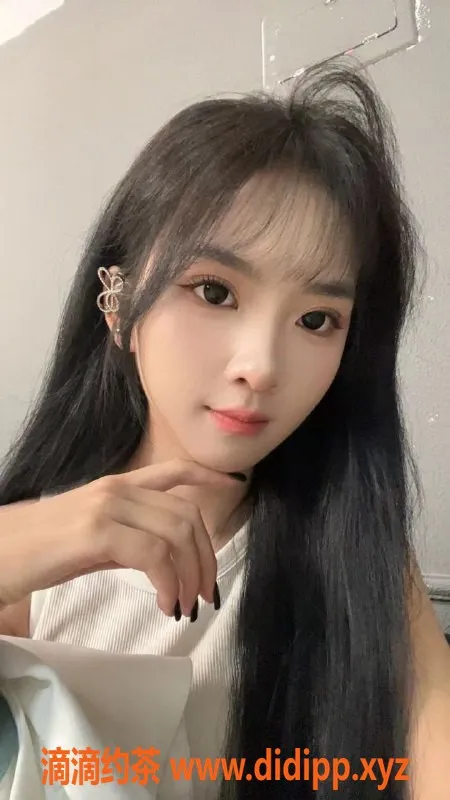 深圳楼凤-深圳宝安苏苏，19岁165cm，超赞嫩妹服务