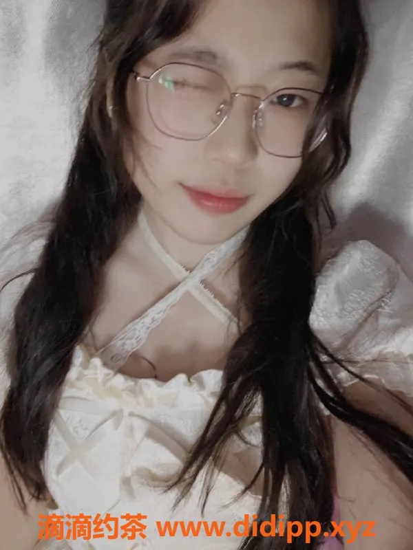 广州楼凤-南沙嫩妹Yiyi，轻SM服务，800元起