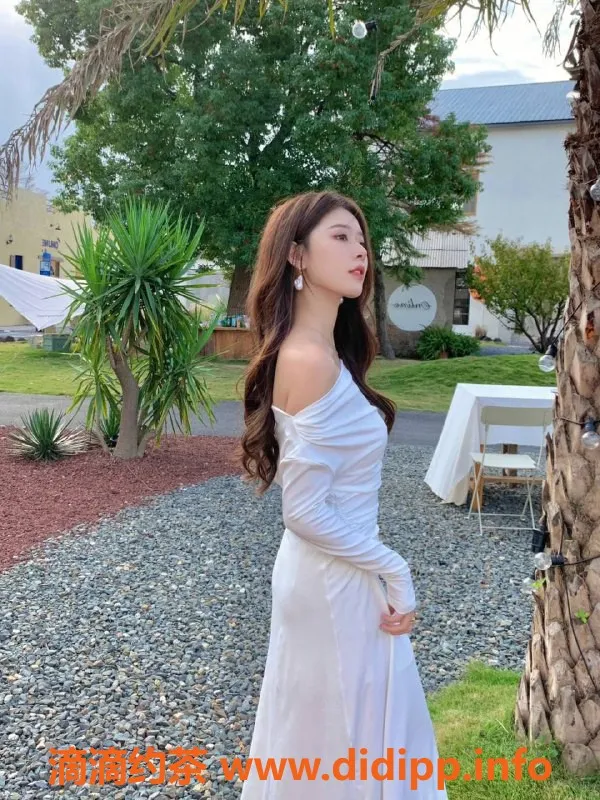 上海楼凤-静安张张，168身高，D罩杯美女，2000出门