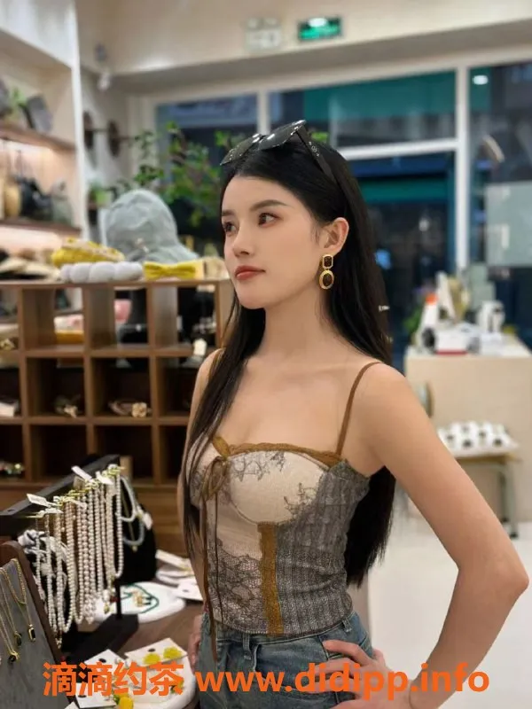 深圳楼凤资源信息,龙华青青，22岁，165cm，48kg，1280元起