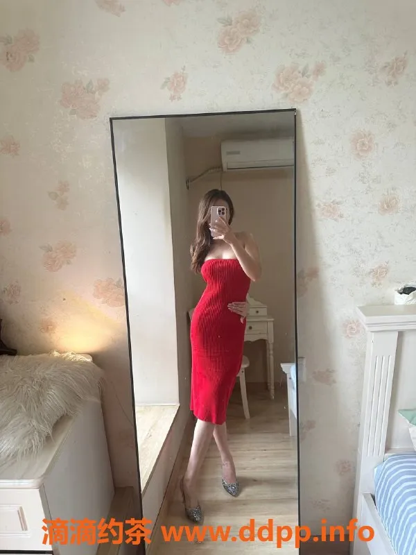 杭州楼凤-西湖区菲菲，168cm大胸推油服务，25岁1500起