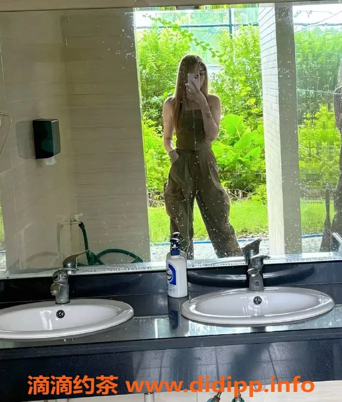 广州楼凤-白云温柔小仙女，700元超值嫩妹体验