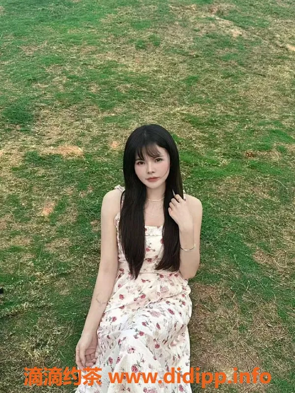 深圳楼凤-深圳龙华晨晨，22岁165大胸，1200元起