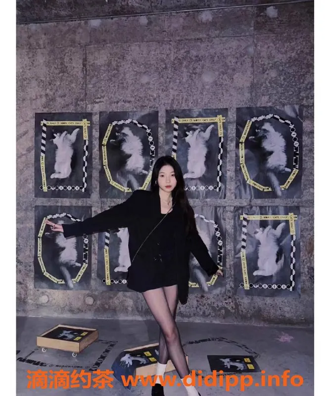 杭州楼凤-拱墅区小十六，雪白肤色，性感身材，真实02年