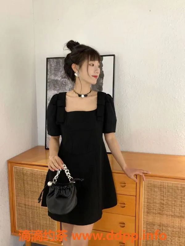 杭州楼凤-西湖区嫩妹柚子，165cm，88斤，千元以下服务