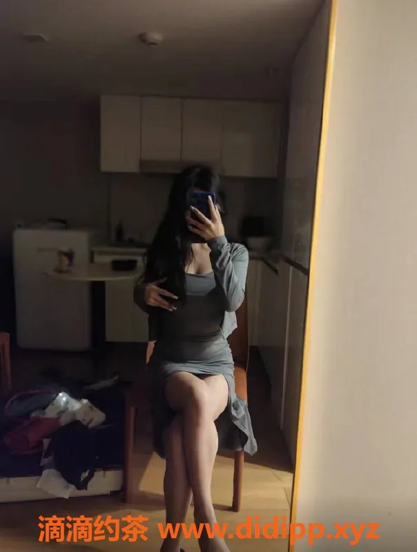 杭州楼凤-颜可心：20岁165cm、97斤、36C，专享水中服务