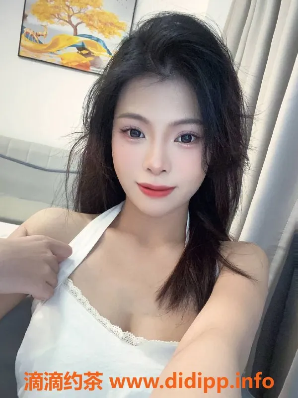 深圳楼凤-深圳龙岗晓倩：21岁165C，900元起的优质服务