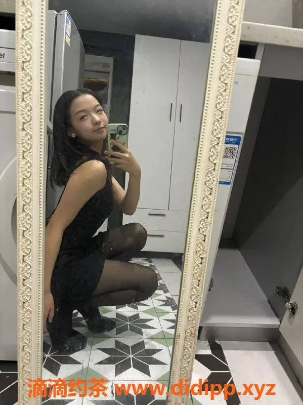 成都楼凤-成都#小媛，17岁娇小排骨精，500元服务