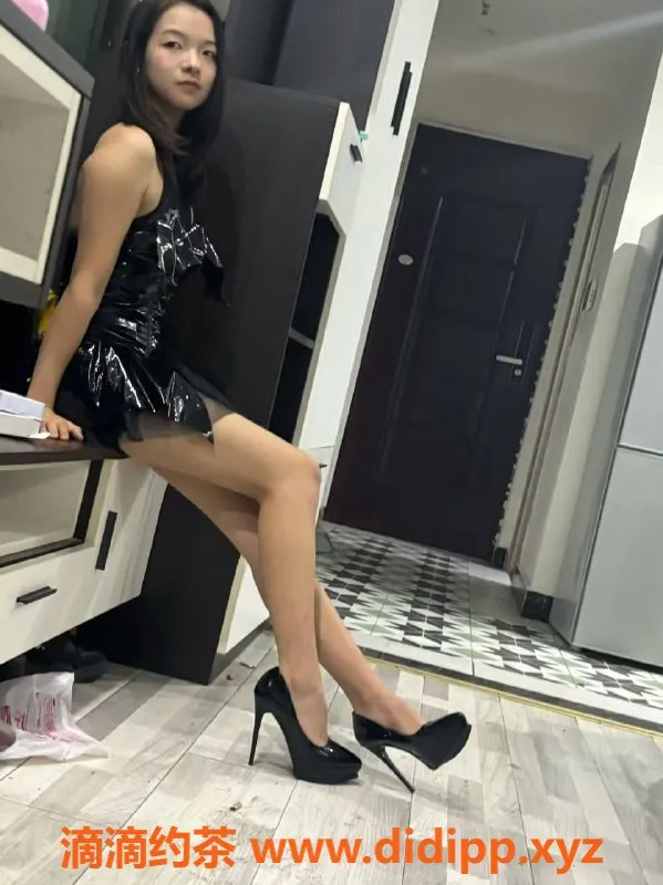 成都楼凤-成都#小媛，17岁娇小排骨精，500元服务