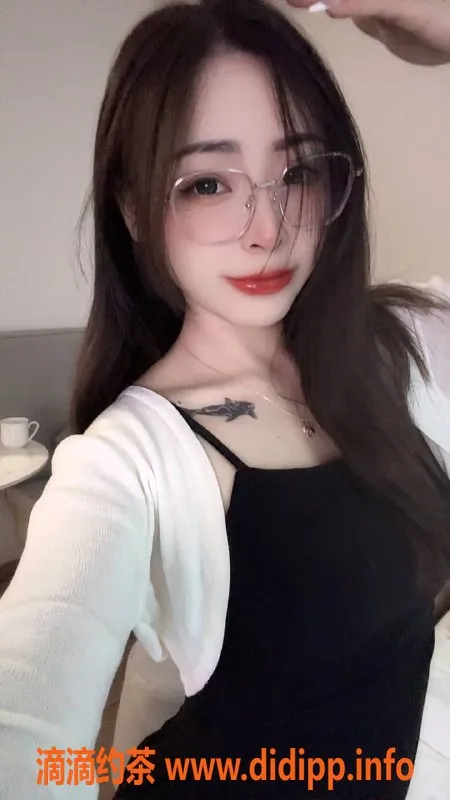 深圳楼凤-深圳坂田小耳朵，02年163cm、47kg，千元档体验