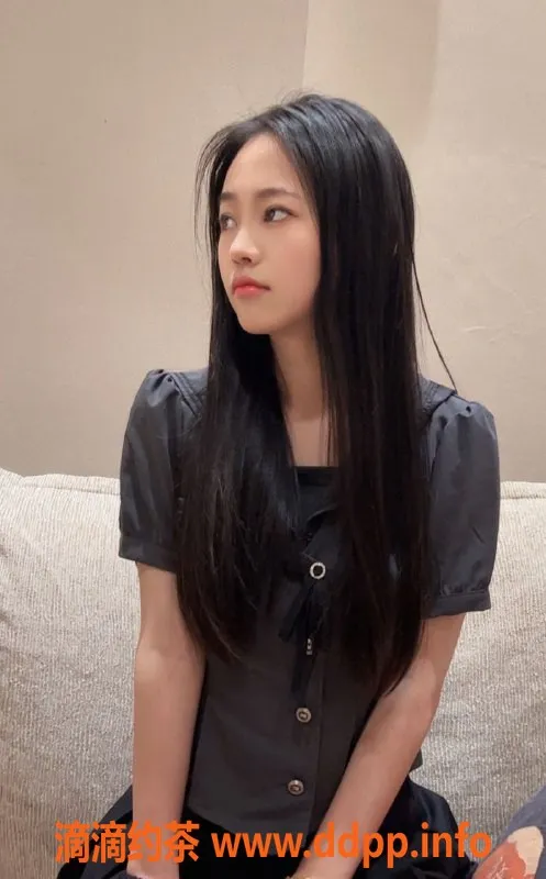 杭州楼凤-佳佳162cm粉嫩身材，爆乳Kiss调情服务只要1000元