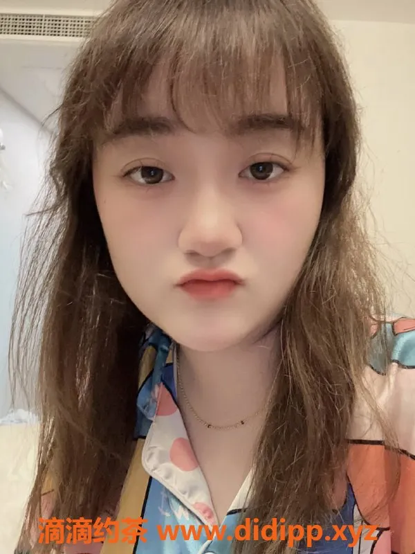 广州楼凤-天河洋洋，水费600，享受鸳鸯浴与69式服务