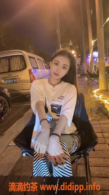 杭州楼凤-拱墅区小玲玲，165cm身高，90斤可爱姑娘