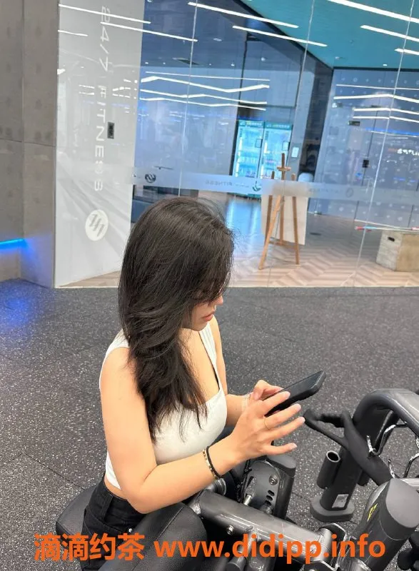 广州楼凤-海珠董小姐，爆乳美人800/p，视频验证！