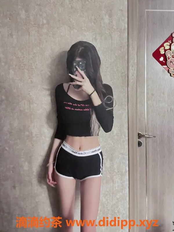 深圳楼凤资源信息,龙华嫩妹七七，课费P1088，超优质体验！